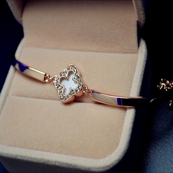 HOT Four leaf clover bracelet - Picture 2 of 7